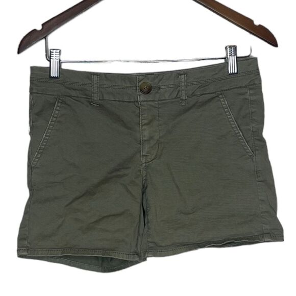 American Eagle Green Midi Shorts size 2 - Picture 1 of 5